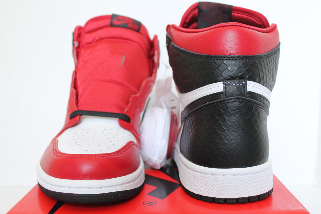 NIKE - ナイキ WMNS AIR JORDAN 1 RETRO HIGH OG SATIN RED CD0461-601