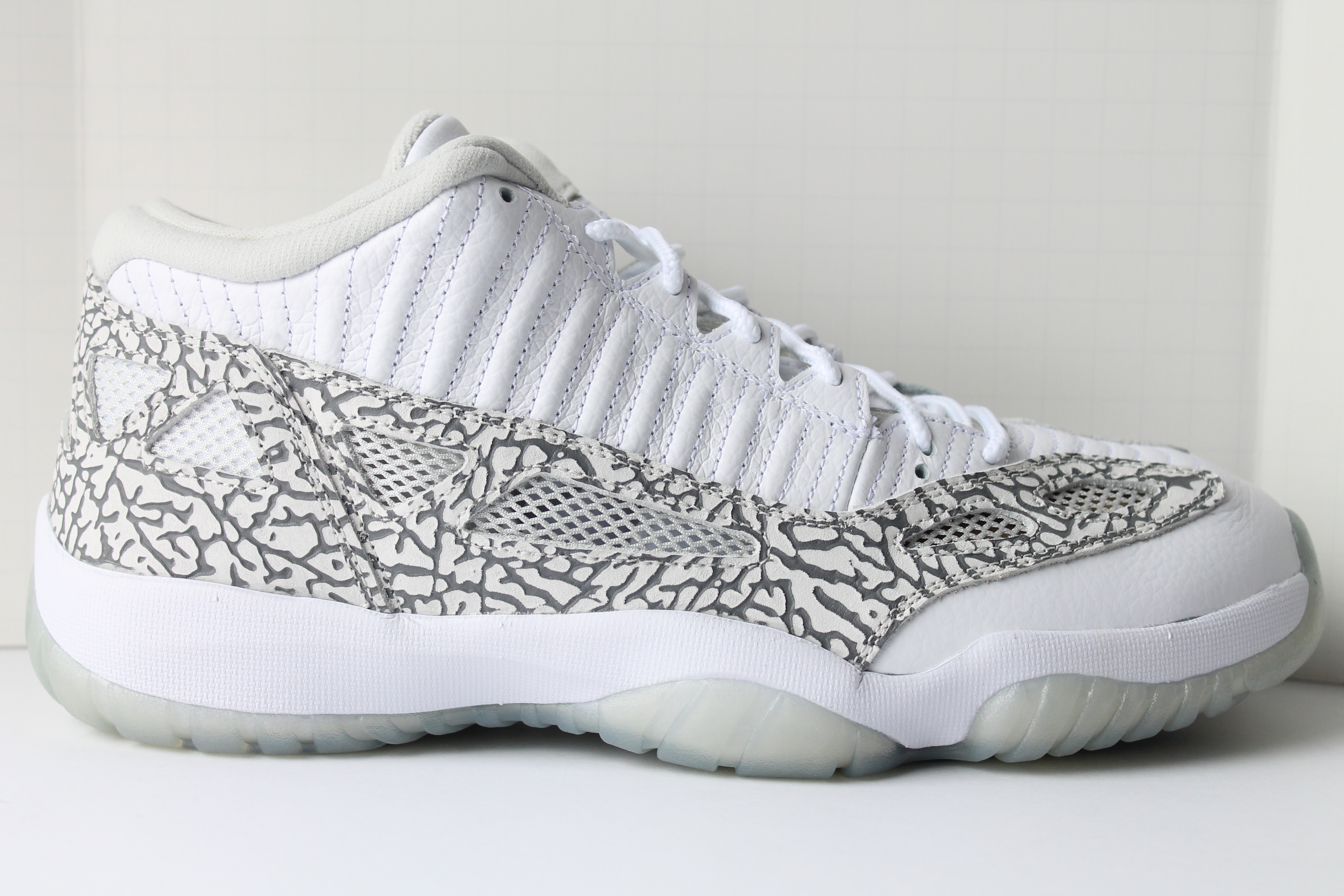 Air Jordan 11 Retro Low IE - Cobalt