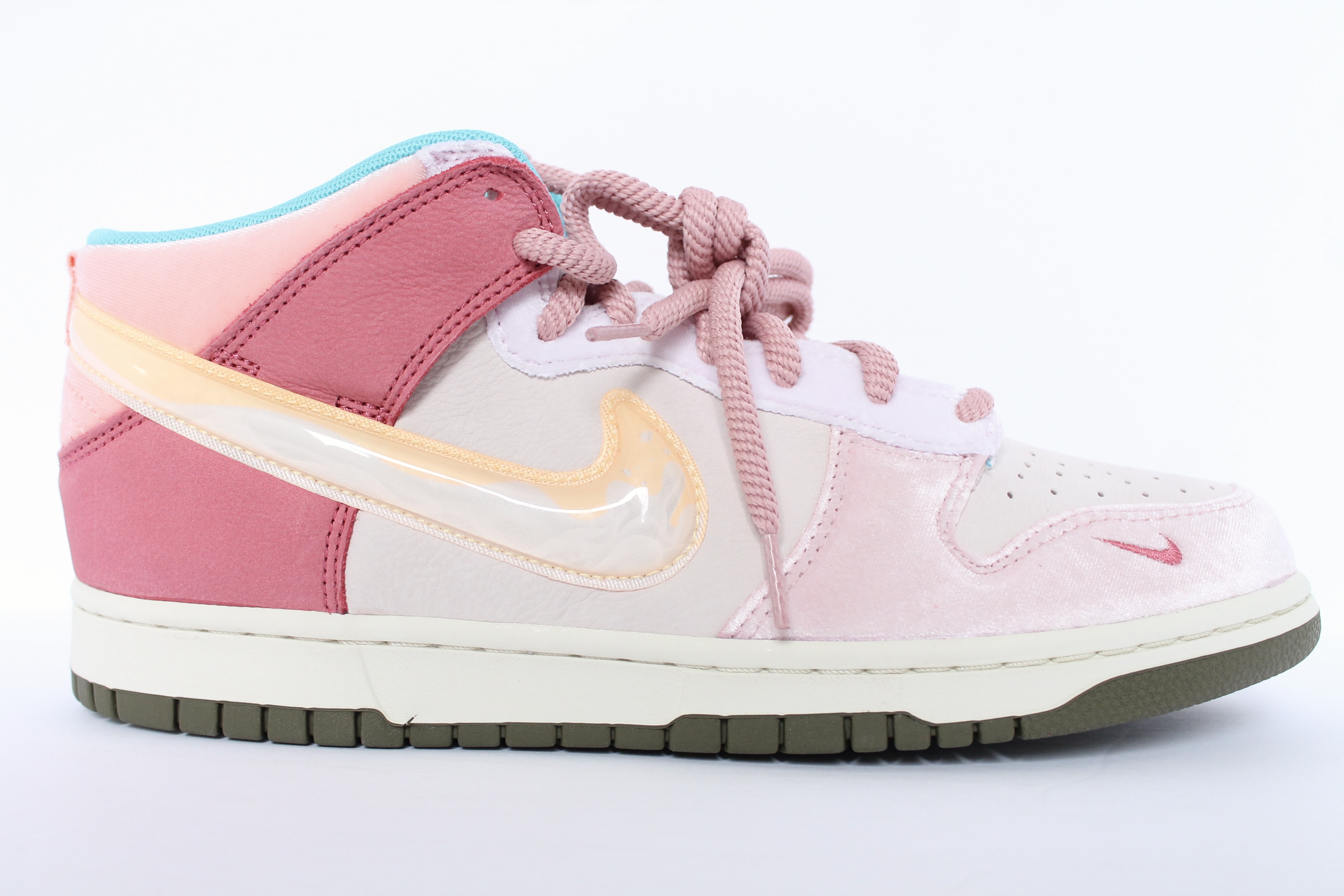 Nike Dunk Mid Social Status Free Lunch Strawberry Milk